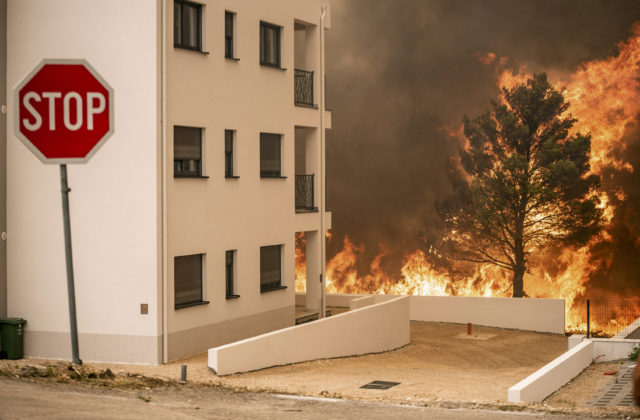 Chorvátsko eviduje o dvadsať percent viac lesných požiarov ako vlani, hasiči ani dovolenkári neutrpeli žiadne zranenia