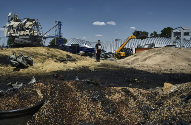 Ruské útoky zničili behom deviatich dní 180-tisíc ton obilnín, tvrdí ukrajinské ministerstvo zahraničia