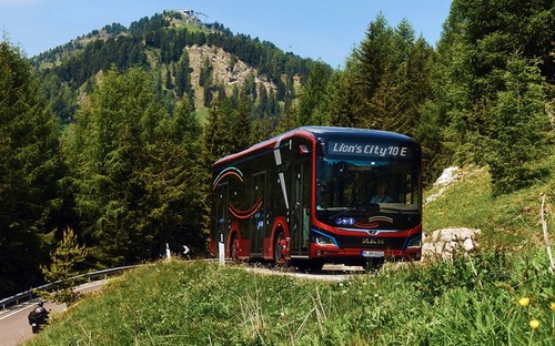 MAN postavil nový horský autobus. Šokuje spotrebou, v kopcoch ju má rovnakú ako na rovine