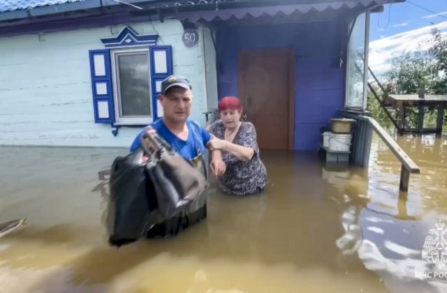 Ruský ďaleký východ zasiahli silné záplavy, evakuovali viac ako dvetisíc ľudí (foto)