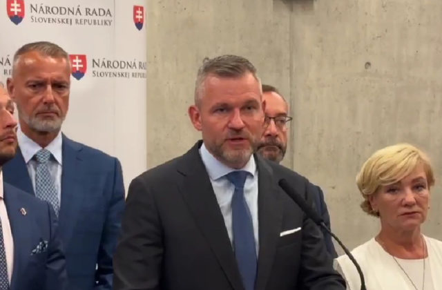 Pellegrini vyzval prezidentku Čaputovú a Ódora na vystúpenie v pléne parlamentu, žiada tiež odvolanie Hamrana (video)