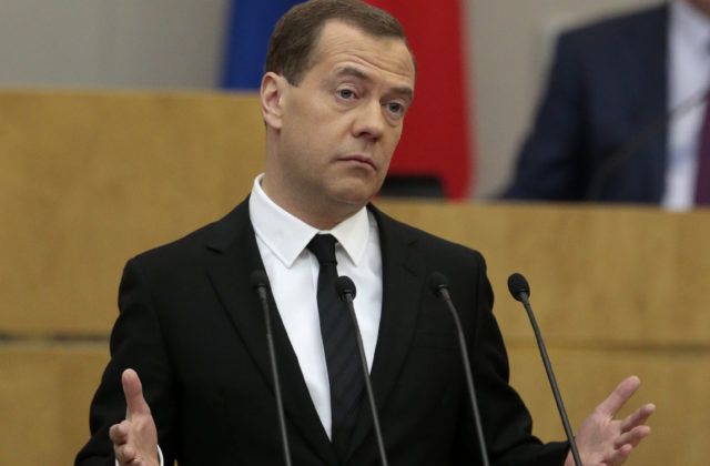 Rusko by mohlo anektovať odštiepenecké regióny Gruzínska, tvrdí Medvedev a idea pripojenia je vraj stále populárna