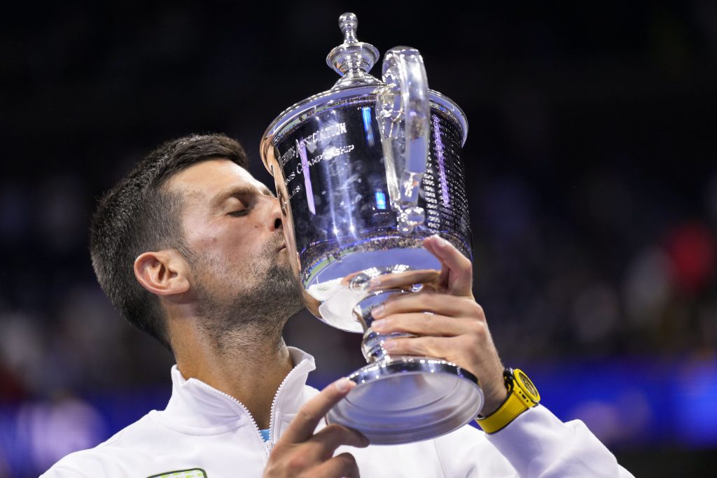 Djokovič vo finále US Open zdolal Medvedeva a prekonal rekord Sereny (video+foto)