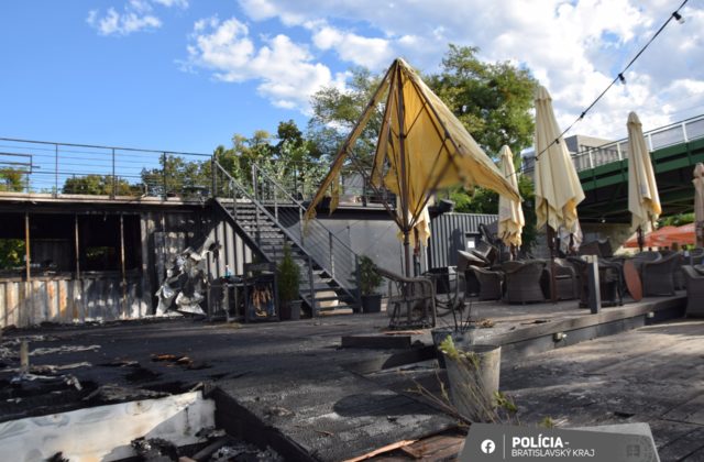 Reštauráciu v Bratislave zachvátil požiar, škodu vyčíslili na 150-tisíc eur (foto)