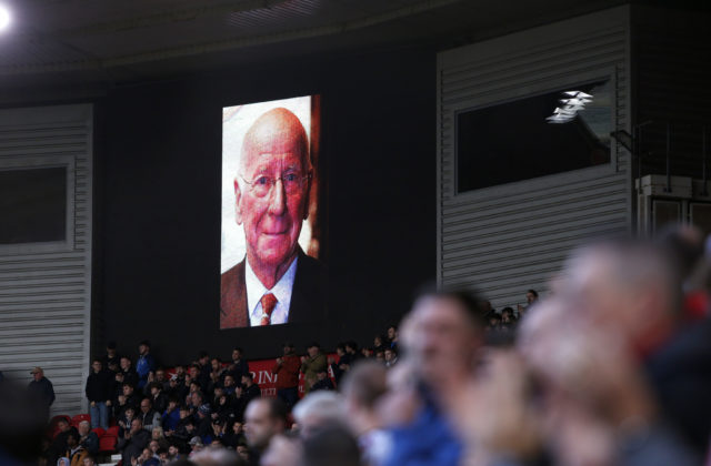 Zomrela anglická futbalová legenda Sir Bobby Charlton, bol hviezdnym reprezentantom Manchester United