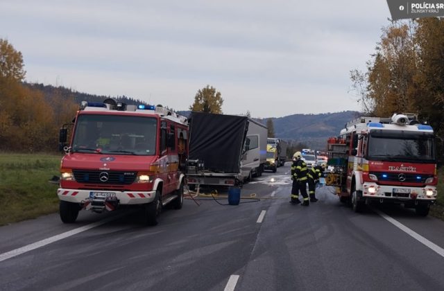 Čelnú zrážku s kamiónom pri Krásne nad Kysucou neprežil 20-ročný Poliak, vozidlom prešiel do protismeru (foto)