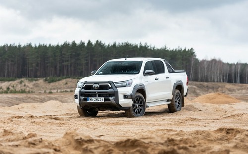 Toyota Hilux oslávila 55 rokov. Sprvu existovala len ako zadokolka