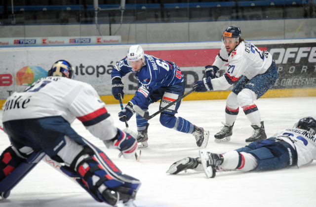 Poprad vyradil Detvu a je v semifinále play-off Tipos extraligy, Slovan dostal v Nitre výprask (video)