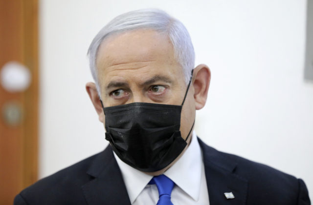 Izraelský prezident poveril zostavením vlády Netanjahua, premiér však čelí viacerým trestným obvineniam