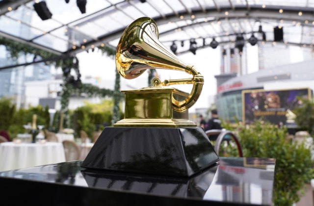 Nomináciám na ceny Grammy vládne speváčka SZA, Taylor Swift zase prekonala rekord