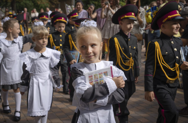 Kremeľ chce zvýšiť počet ukrajinských detí v programe vymývania mozgov, účelom je podľa Ukrajincov zničenie identity 