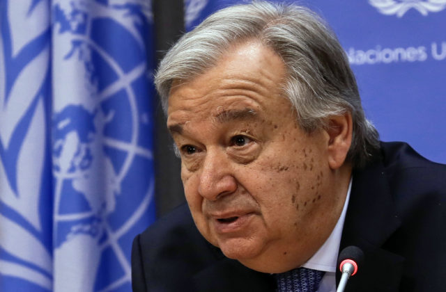 Čelíme kolapsu humanitárneho systému, povedal Guterres a situácia v Pásme Gazy sa zhoršuje do katastrofy