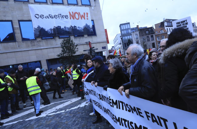 V Bruseli proti antisemitizmu demonštrovalo 4-tisíc ľudí, krajina je svedkom „obrovského nárastu“ protižidovskej nenávisti (foto)