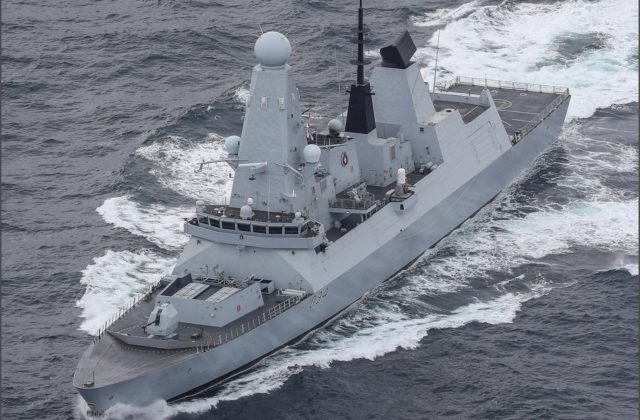 Britské námorníctvo zostrelilo dron v Červenom mori, mieril na obchodnú lodnú dopravu