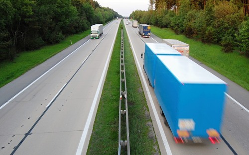 Podľa šoférov kamiónov sú v európe tretie najnebezpečnejšie cesty české