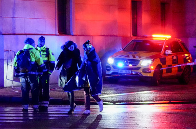 Streľba v Prahe mohla mať viac obetí, v budove bol obrovský arzenál zbraní a medzi zranenými sú aj cudzinci (foto)