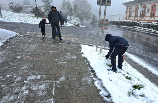 Počasie na dnes (sobota 23. december): Na mnohých miestach môžeme očakávať sneženie alebo dážď so snehom