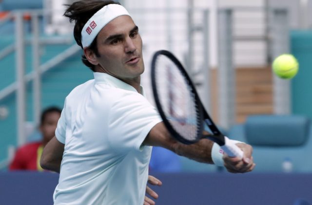 Federer sa nechystá do dôchodku, medzi profíkmi bude pôsobiť aj v budúcom roku