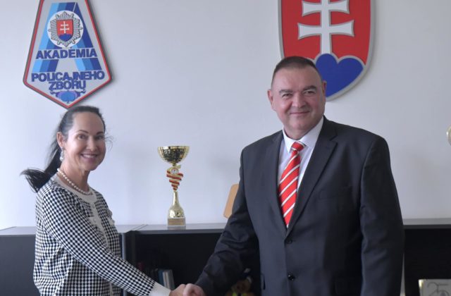 Kurilovská poverila vedením policajnej akadémie Šišuláka. Je to „jediná a jedinečná” univerzita, povedala (foto)