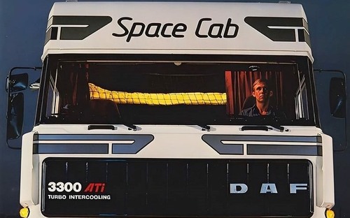 Vysoká kabína Space Cab posunula DAF do úplne inej ligy. Pohodlne v nej vedeli žiť aj dvaja šoféri