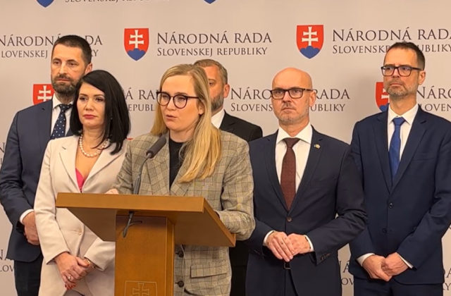 Slovensko podľa liberálov urobilo veľkú spiatočku v zahraničnej politike a hrozí, že bude opäť čiernou dierou Európy (video)