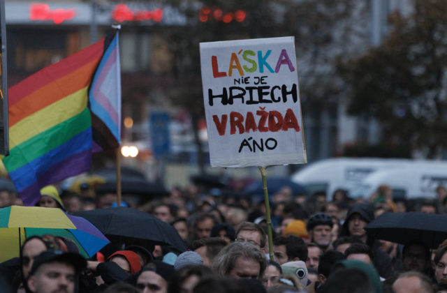 Vražda na Zámockej sa nestala mementom toho, aby prestali útoky na LGBTI+ komunitu, vyhlásilo Slovenské protifašistické hnutie