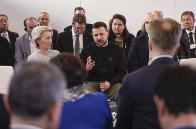 Ukrajina je o krok bližšie k členstvu v EÚ, Zelenskyj a Von der Leyen hovorili o odštartovaní vyjednávaní