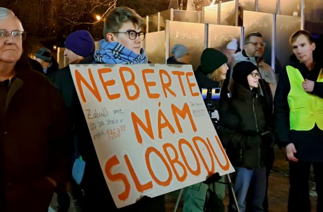 Žiaden boj nie je prehratý, kým ho sami nevzdáme. Odkázal Kiska na protivládnom proteste v Poprade (video+foto)