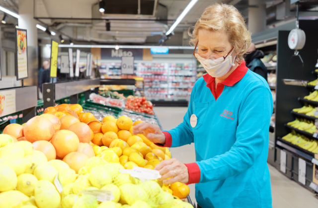 Tesco sa opäť poďakuje kolegom, vyplatí ďalší mimoriadny bonus