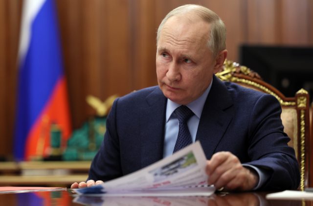 Putin presviedča Spojené štáty, aby prinútili Ukrajinu k rokovaniam. Prehra Ruska vo vojne nie je možná, tvrdí
