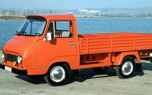 Rok 1968 bol plný zmien, prišiel aj prvý valník Škoda 1203 ROL. Jeho 33 kW ťahalo viac ako 2 tony