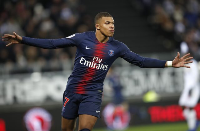 Mbappé údajne oznámil predstaviteľom Paríža Saint-Germain, že na konci sezóny odíde z klubu