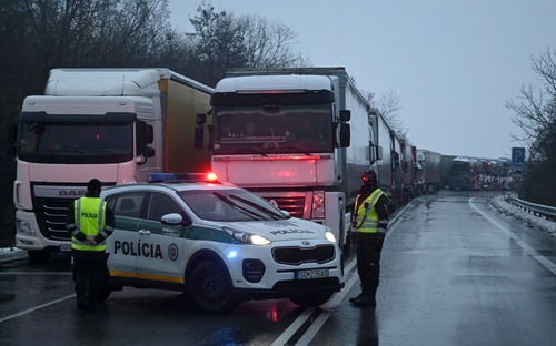 Problém na hraniciach s Ukrajinou: Množia sa tu stovky kamiónov, má to konkrétny dôvod