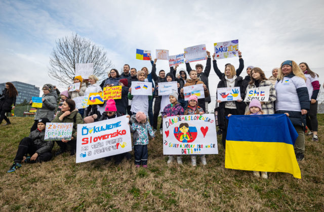 Pri bratislavskej Kuchajde zasadili strom vďaky ukrajinskej komunity Slovensku za prijatie a pomoc v núdzi (foto)