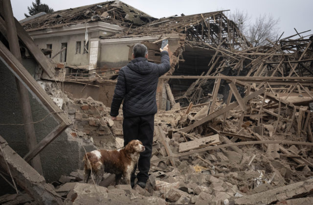 Rusi útočili raketami na Kramatorsk a Sloviansk, na Kupiansk zhodili najmenej 12 leteckých bômb