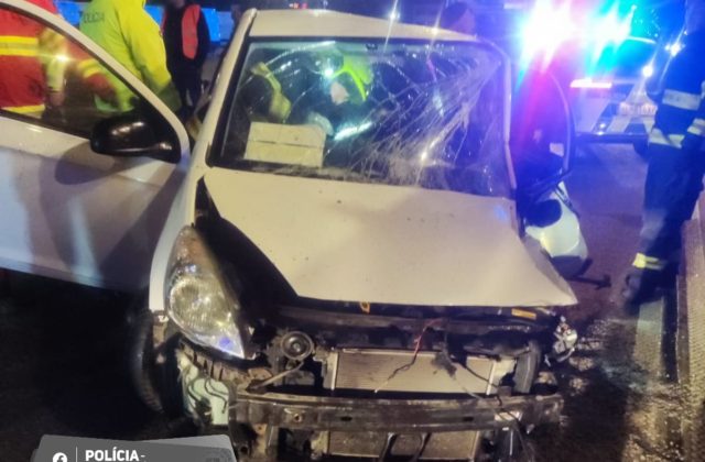 Po náraze do stĺpa zahynul v Bratislave len 29-ročný vodič (foto)