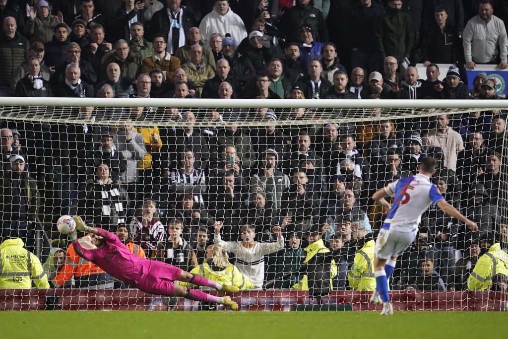 Brankár Dúbravka vychytal pre Newcastle postup do štvrťfinále FA Cupu, chce získať trofej (video)