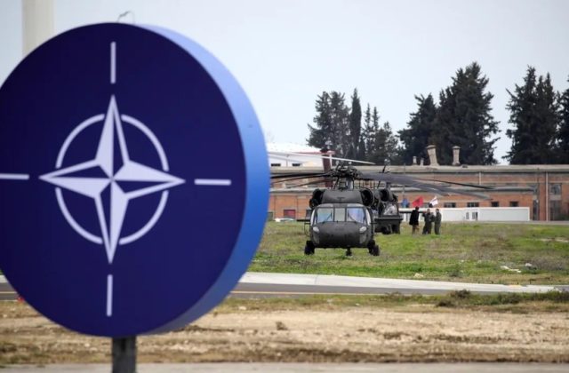 Albánsko opätovne otvorilo leteckú základňu Kuçovë zo sovietskej éry, tentokrát pre NATO