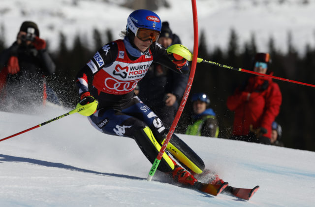 Mikaela Shiffrinová sa na svahy vrátila vo veľkom štýle, vyhrala slalom v Aare a spečatila zisk malého glóbusu