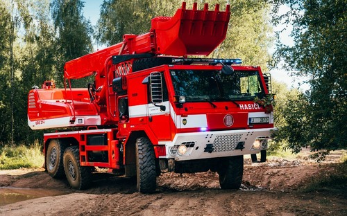 Najkrajšia UDS-ka je vraj hasičská. Súhlasíte? Tatra ukázala UDS 214 na podvozku Tatra Force 6×6