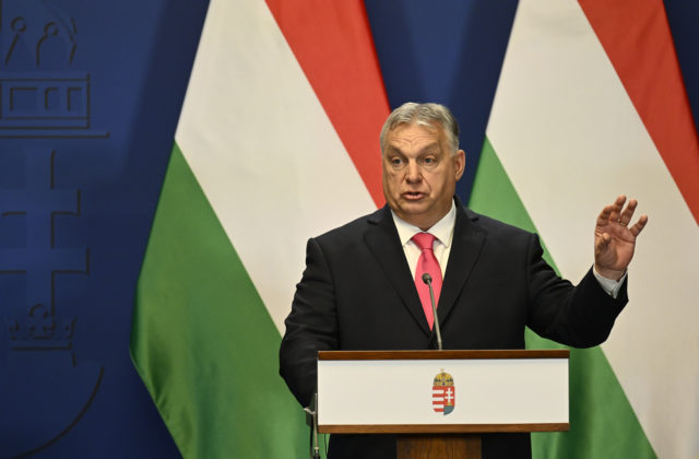 Maďarský premiér Orbán ostro skritizoval Úniu a Západ, ľudí vyzval k pomoci na „okupáciu Bruselu“ (video)