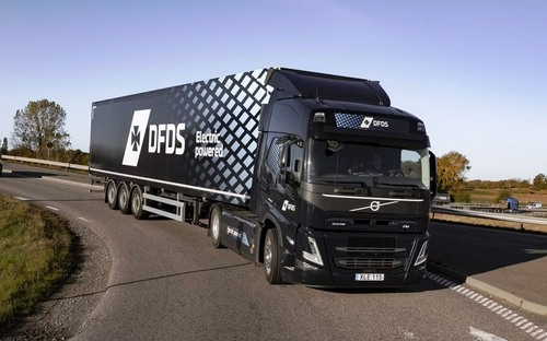 Najväčší vozový park e-truckov v Európe má prepravca DFDS. Používa 225 elektrických kamiónov Volvo