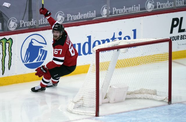 Studenič zoči-voči Georgievovi nezaváhal a strelil svoj prvý gól v NHL (video)