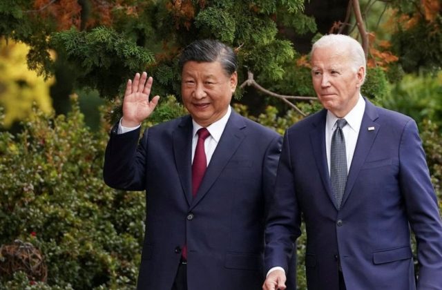 Biden a Si Ťin-pching diskutovali prvýkrát od vlaňajšieho novembra, riešili bezpečnosť aj umelú inteligenciu