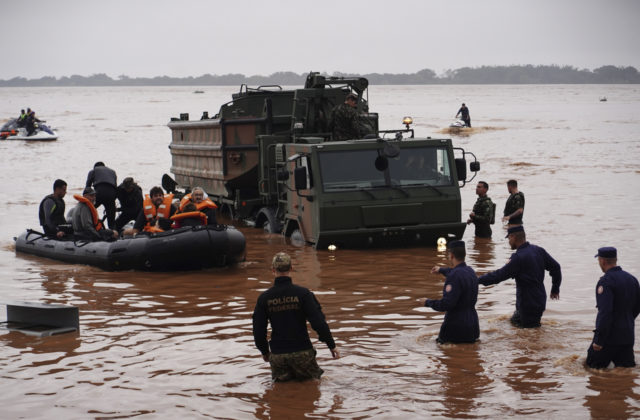 Juh Brazílie zasiahli najhoršie záplavy za posledných 80 rokov, o život prišlo najmenej 39 ľudí