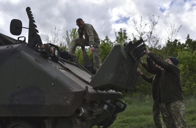 Rusi za jeden deň stratili 1 300 vojakov, hlásia Ukrajinci