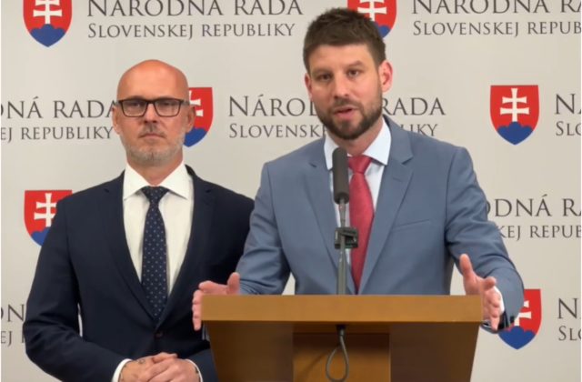 Z RTVS chcú urobiť slúžku. Progresívci a SaS pozývajú na ďalší protest na záchranu verejnoprávneho telerozhlasu (video)