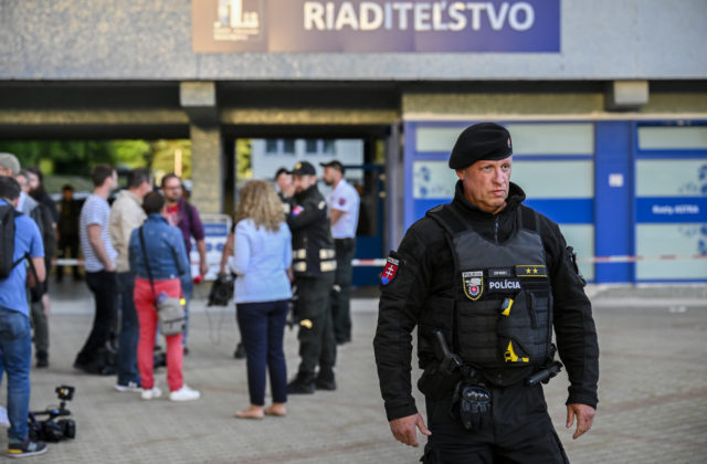 Policajná inšpekcia začala v súvislosti s atentátom na Fica trestné stíhanie, preverovať bude aj postup ochranky