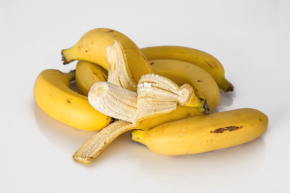 Smrteľne nebezpečné: ktoré potraviny nesmieme jesť spoločne s banánmi