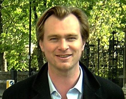 Režisér Christopher Nolan varuje, že umelá inteligencia dosahuje „oppenheimerský moment“ – ľudstvo by mohlo byť „odsúdené na zánik“